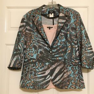 🚫 SOLD 🚫 Light Weight Animal Print Jacket